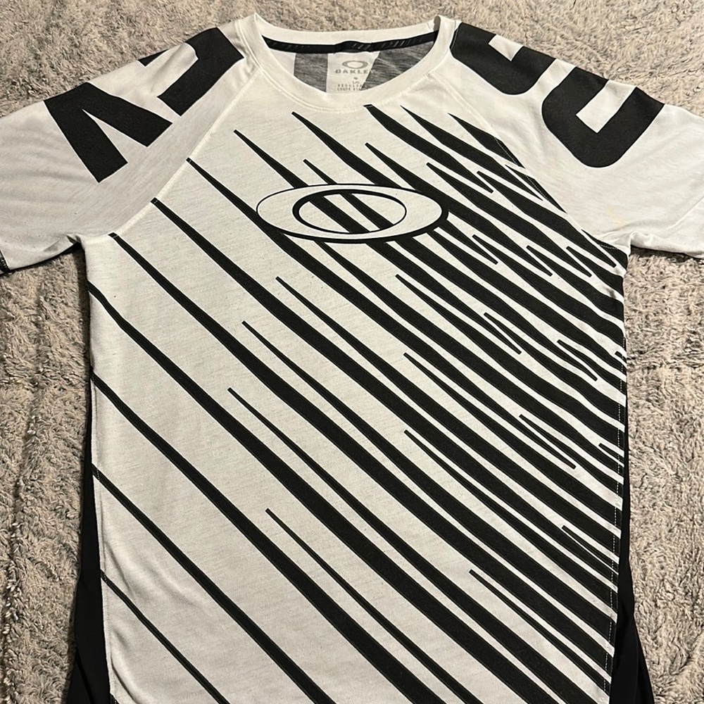 Oakley regular fit t-shirt